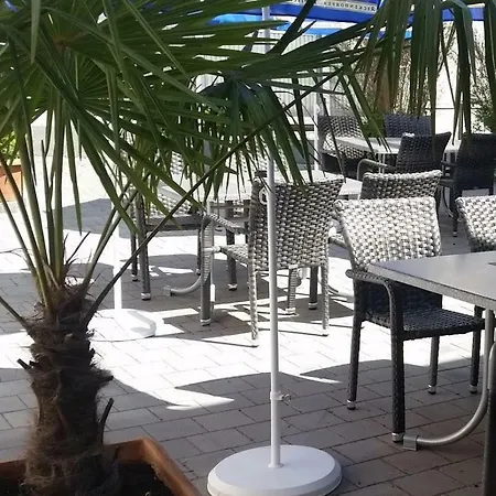 & Monteurunterkunft 