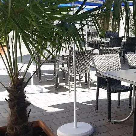 & Monteurunterkunft 